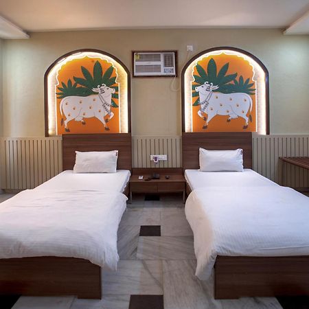 Hotel Bhakti Dhama Vrindavan Ngoại thất bức ảnh